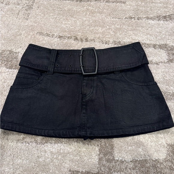 Urban Outfitters Dresses & Skirts - Belted mini skort